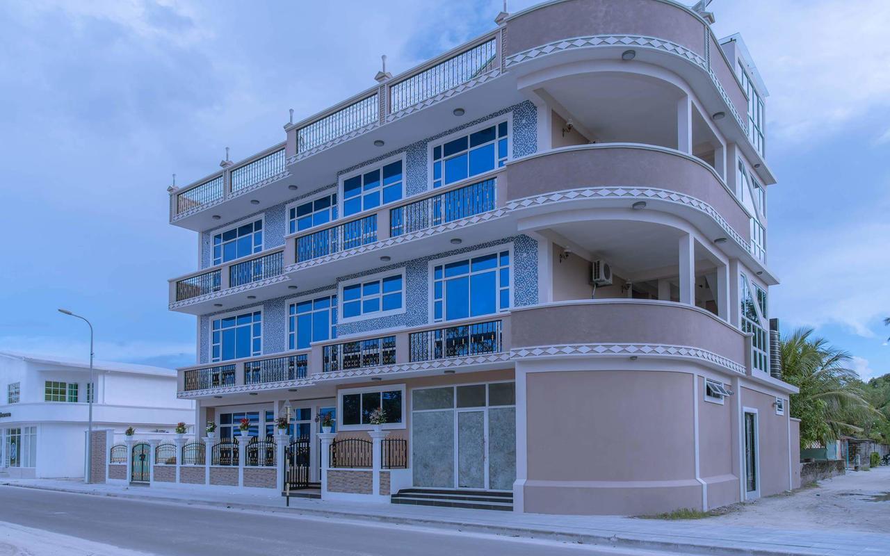 Hotel Abuharee Grand Addu City Exteriér fotografie