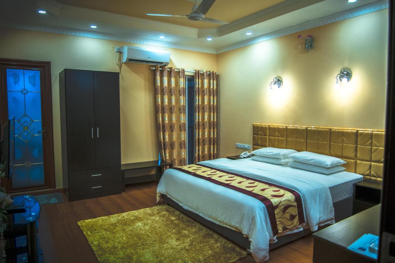 Hotel Abuharee Grand Addu City Exteriér fotografie