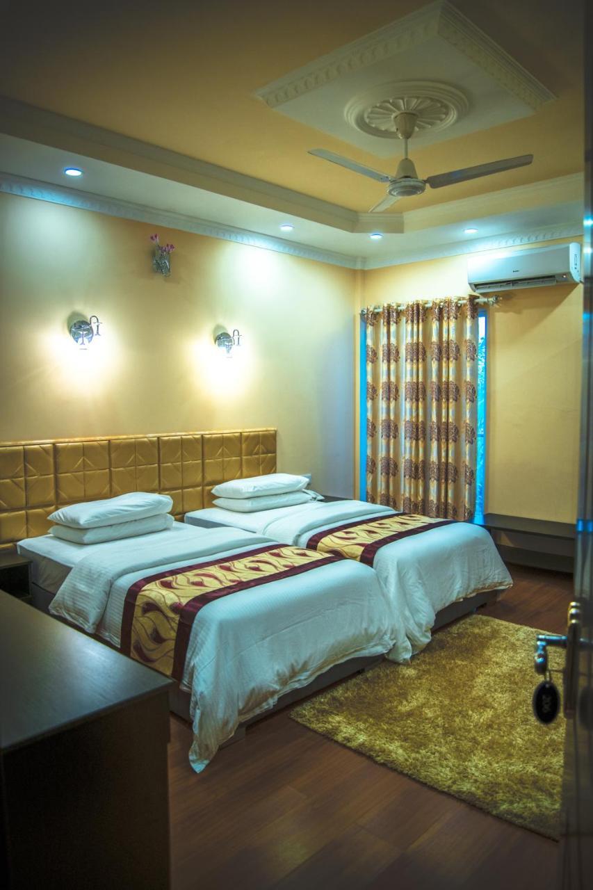 Hotel Abuharee Grand Addu City Exteriér fotografie